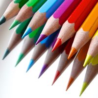 Si ya no podés sacarle punta a los colores de los chicos, no los tires: así podés decorar tu hogar con estilo