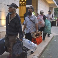 Pobreza, racismo y desigualdad conducen a más muertes por covid-19: OMS