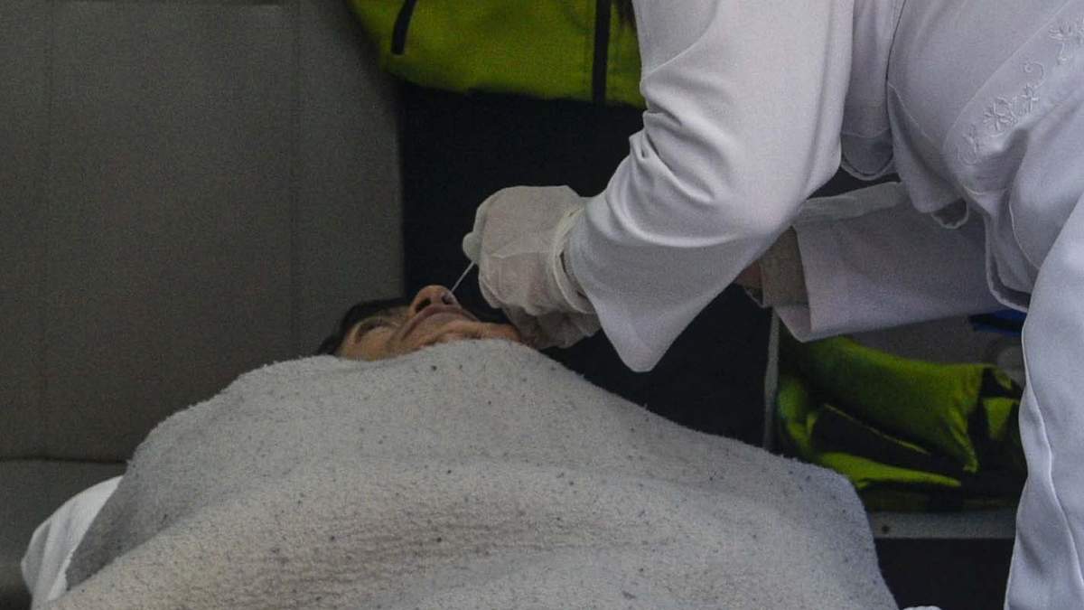 Aplicación de una prueba covid