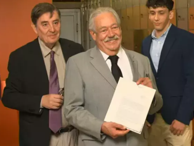 Gonzalo Celorio deposita su legado en la Caja de las Letras del Instituto Cervantes