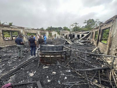 Mueren al menos 20 niños en un incendio en una escuela en Guyana