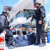 Fuerzas federales y estatales toman control de seguridad de Putla y detienen a cuatro policías
