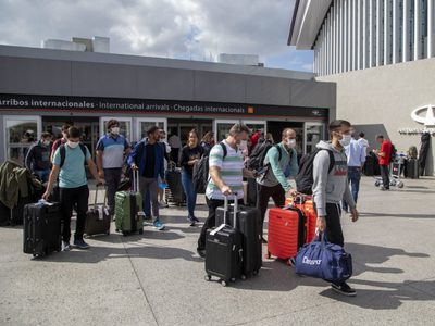 Repatriados: Cancillería y Salud coordinarán vuelos humanitarios con Chile