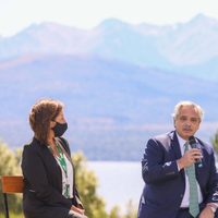 Qué le escribió Alberto Fernández a Arabela Carreras por los ataques en Río Negro