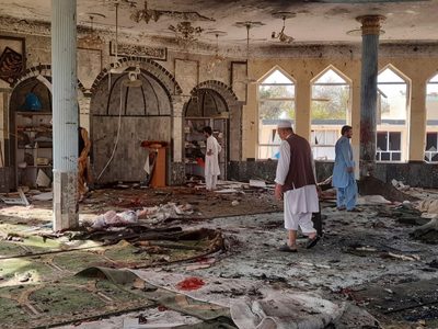 Ascienden a más de 40 los muertos por un atentado suicida en una mezquita chií en Afganistán