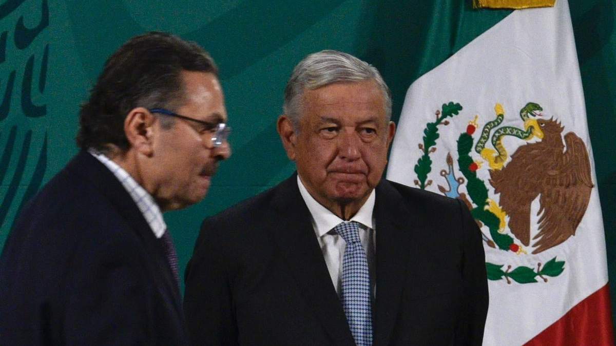 El director de Pemex, Octavio Romero, y el presidente López Obrador