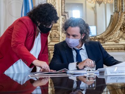 Máxima preocupación en el Gobierno: los expertos recomiendan el cierre total
