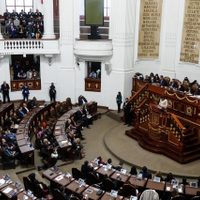 Diputado de Morena baja propuesta para reelección presidencial; acusan que es una “copia de EU”
