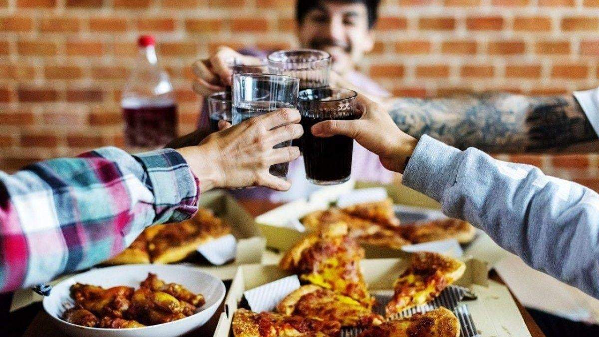 Reuniones sociales. Fuente: (Twitter)