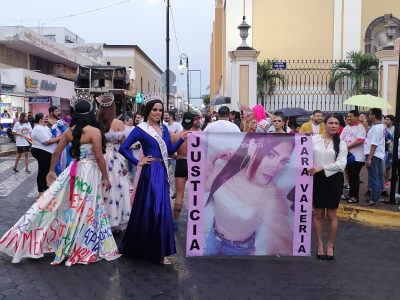 Comunidad LGBT marcha en Colima para exigir justicia por transfeminicidios