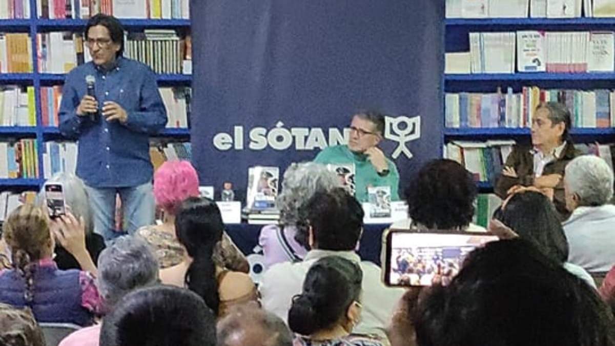 Julio Astillero y J. Jesús Esquivel en la presentación del libro