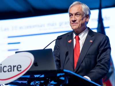 Piñera vuelve a darle un 'espaldarazo' a Carabineros y reconoce errores