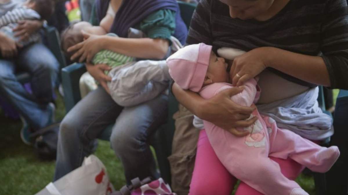 La Comisión de Derechos Humanos del Senado aprobó reconocer el derecho de las mujeres a amamantar en público