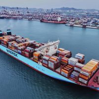 Por las importaciones, el superávit comercial cayó 40%