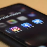 Consejos de expertos para establecer una relación más segura con las redes sociales