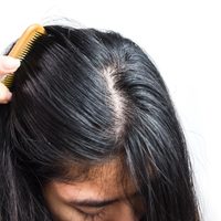 No compres más shampoo: el ingrediente de cocina que mantiene tu pelo limpio y con volumen