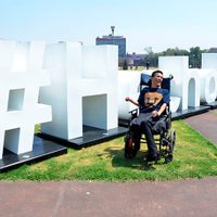 Con parálisis cerebral, Matías Alanís Álvarez se gradúa en la UNAM con mención honorífica