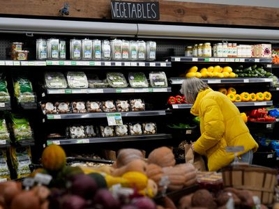 Inflación en EU sube ligeramente en enero y la tasa anualizada se coloca en 2.4%