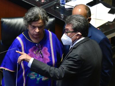 Frenan debate sobre desabasto de medicamentos en la Comisión Permanente