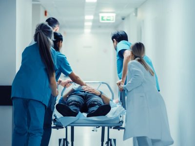 ¡Más refuerzos para combatir al coronavirus! Ingresarán 15.000 profesionales al sistema de salud