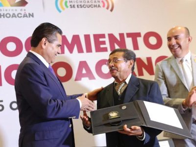 Gobernador de Michoacán reconoce adeudo de cinco mil 200 mdp con maestros