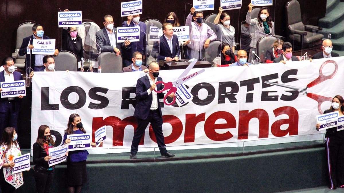 Diputados del PAN protestan en la Cámara por los recortes. Foto: Germán Canseco