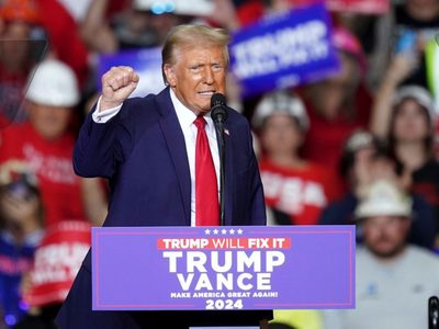 Trump acusa a migrantes de perpetrar "invasiones militares sin uniformes"
