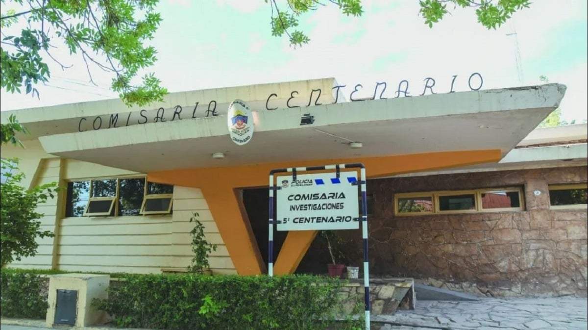 Efectivos de la comisaría Quinta de Centenario esperaban con escopetas el paso de los fugitivos. Fuente: (Facebook)