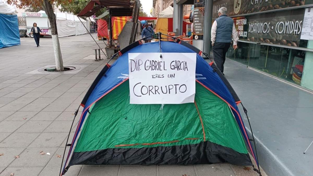 El abogado chihuahuense Gerardo Cortinas Murra realizó una huelga de hambre frente al Congreso del Estado