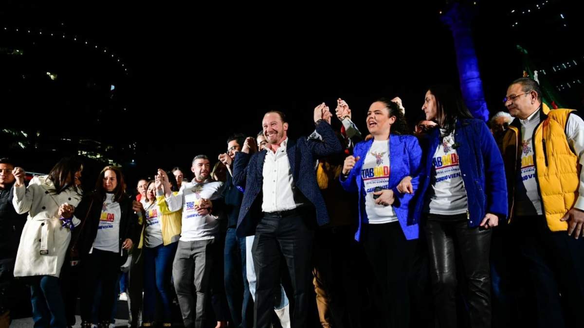 Santiago Taboada inició su campaña frente al Ángel de la Independencia