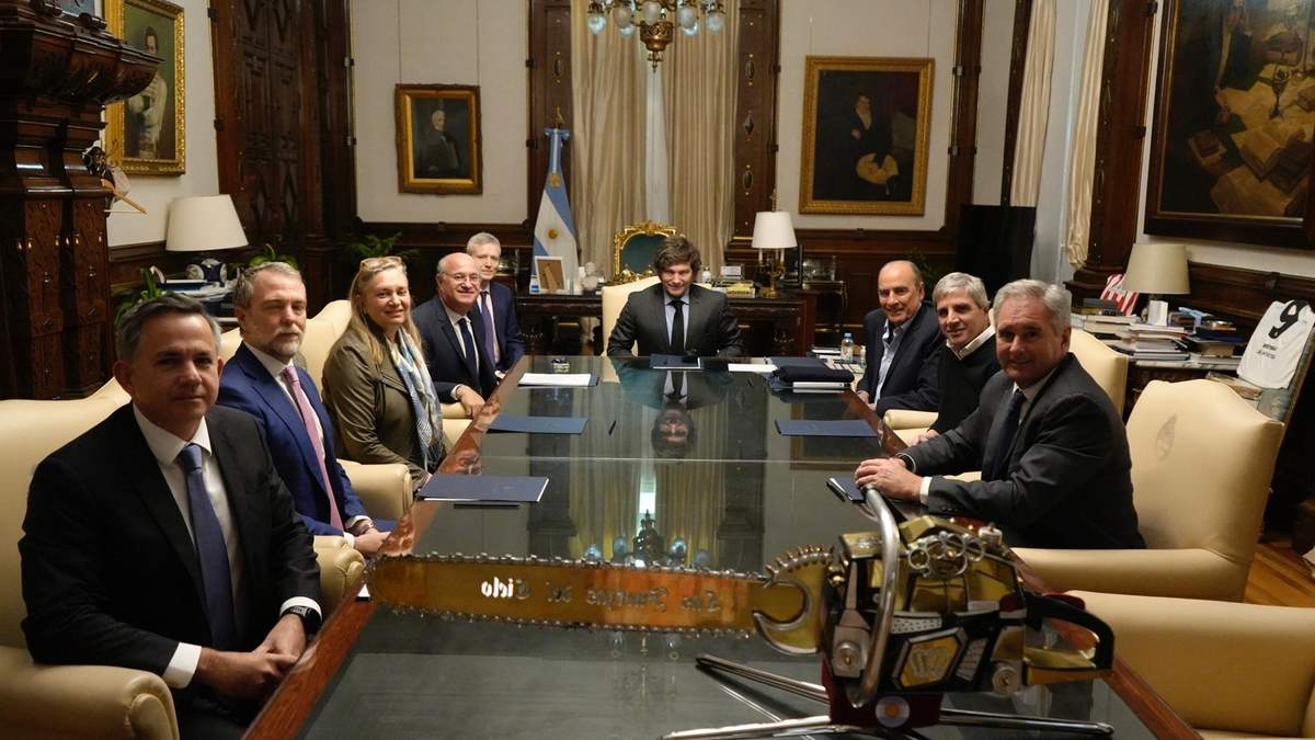 Milei se reunió con su gabinete tras la derrota de LLA