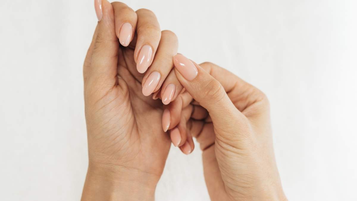 Ideal para quienes buscan una manicura versátil y con aire de frescura. Fuente: (Instagram)