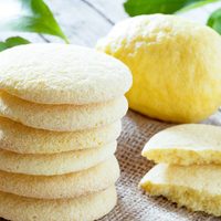 Poné la pava y hacete estas galletitas de limón azucaradas, suavecitas y deliciosas, ideales para la merienda