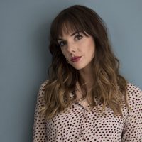 Julieta Nair Calvo sorprendió con un look ideal para los días grises