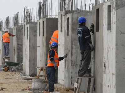 ¡El virus en la economía! Más de 300 mil trabajadores sufrieron despidos, suspensiones y recortes