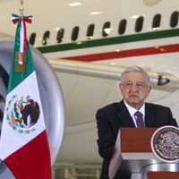 “Era un gobierno de ricos para ricos”: López Obrador desde el antiguo hangar presidencial
