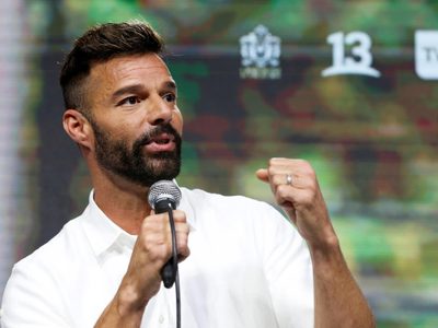 Ricky Martin promueve la libertad y le da su apoyo a Pablo Alborán reconociendo su valentía