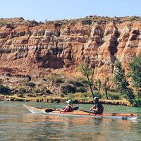 Entre bardas y agua cristalina: así es la experiencia de navegar el río Limay en familia