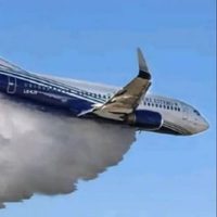 El Boeing 737 que opera en Valle Magdalena es clave en el combate aéreo de los incendios