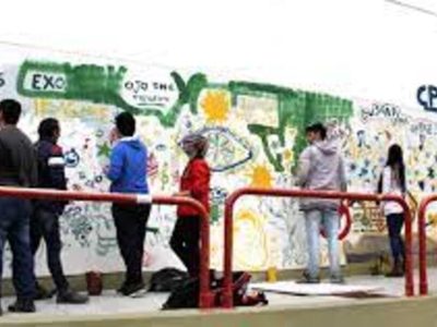Un padre entró a un aula del CPEM 40 con intenciones de agredir a un estudiante