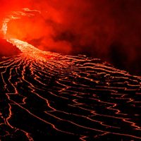 Erupcionó el volcán activo más grande del mundo en Hawái