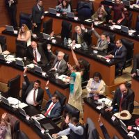 El Senado amplía delitos para imputar al presidente de la República