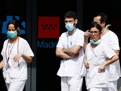 Más de 10.000 residentes podrían sumarse para reforzar el sistema de salud