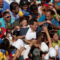 EU comenzó a enviar la ayuda humanitaria para Venezuela solicitada por Guaidó