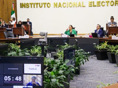 INE termina de corregir errores en lista del Senado para la elección judicial