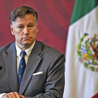 La SEP, al rescate de Salinas Pliego