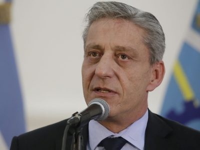 Arcioni participó de la preinauguración de una obra entre YPF y el Sindicato de Petroleros Privados