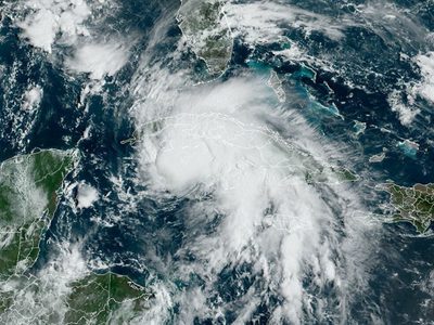 Extremadamente peligroso: el huracán Ida se fortalece en su camino hacia Estados Unidos