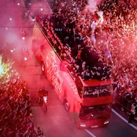 Reciben como héroes a los seleccionados de futbol de Marruecos