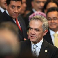 Organizaciones sociales repudian en mitin a Mancera; "se dedicó a lucrar con la ciudad", acusan